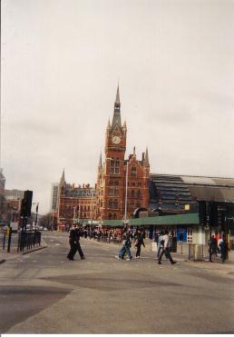 London02.jpg (12999 バイト)