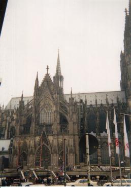 koln1.jpg (16007 バイト)