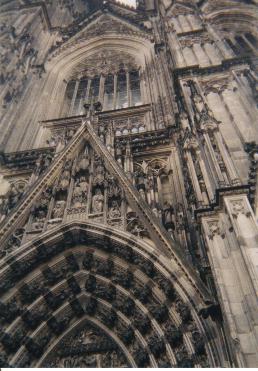 koln2.jpg (26946 バイト)