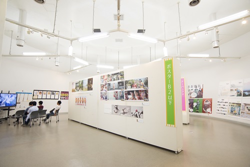福岡広告協会賞 受賞作品展示中 九州産業大学 福岡広告協会賞 受賞作品展示中 九州産業大学