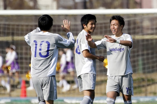 サッカー部 全国大会で健闘 九州産業大学