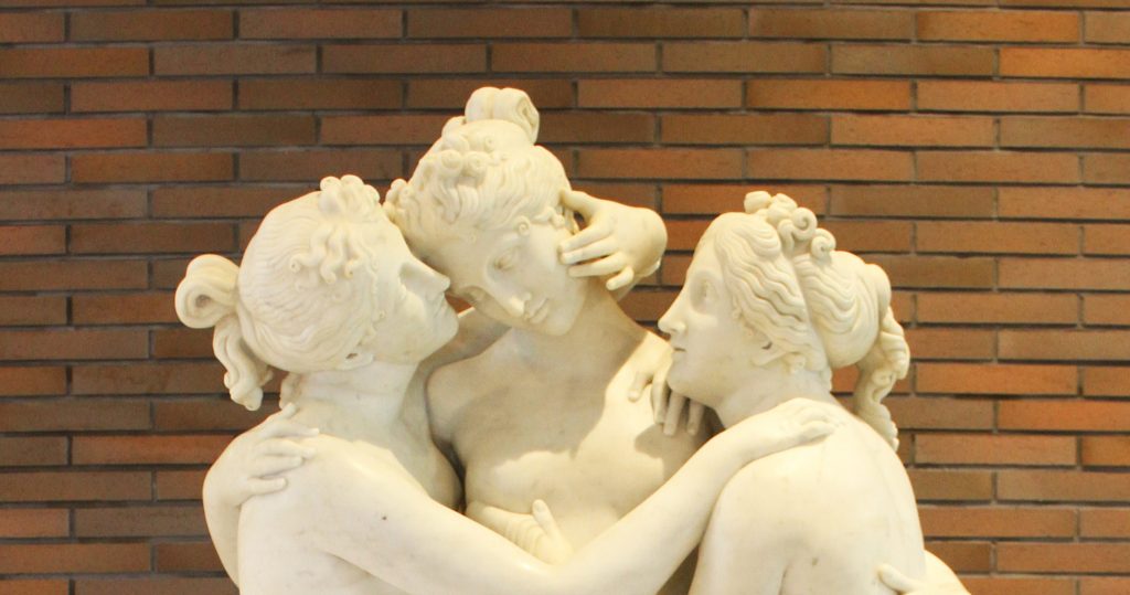 アントニオ カノーヴァの 三美神 3号館にお目見え 九州産業大学 アントニオ カノーヴァの 三美神 3号館にお目見え 九州産業大学