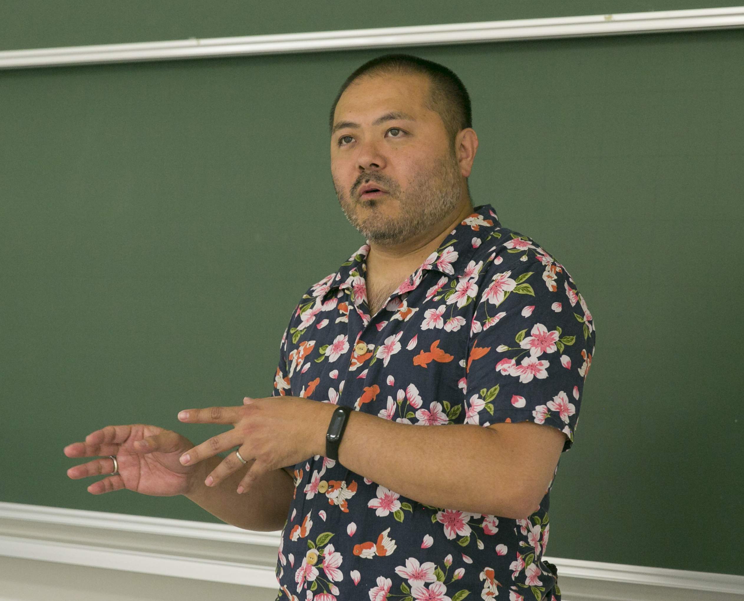 造形短期大学部の客員教授に就任したキャラクターデザイナー・谷口 亮氏が特別講義を開催