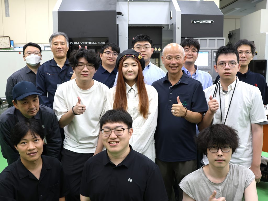 龍華科技大学一団との記念撮影