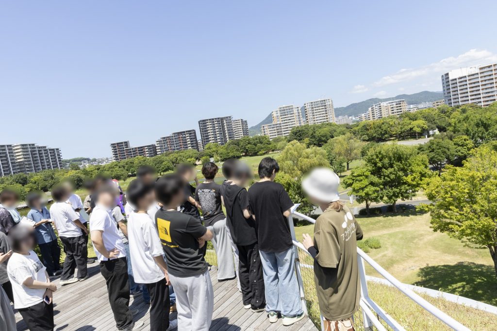 都市デザイン工学科学生によるアイランドシティ中央公園見学の様子