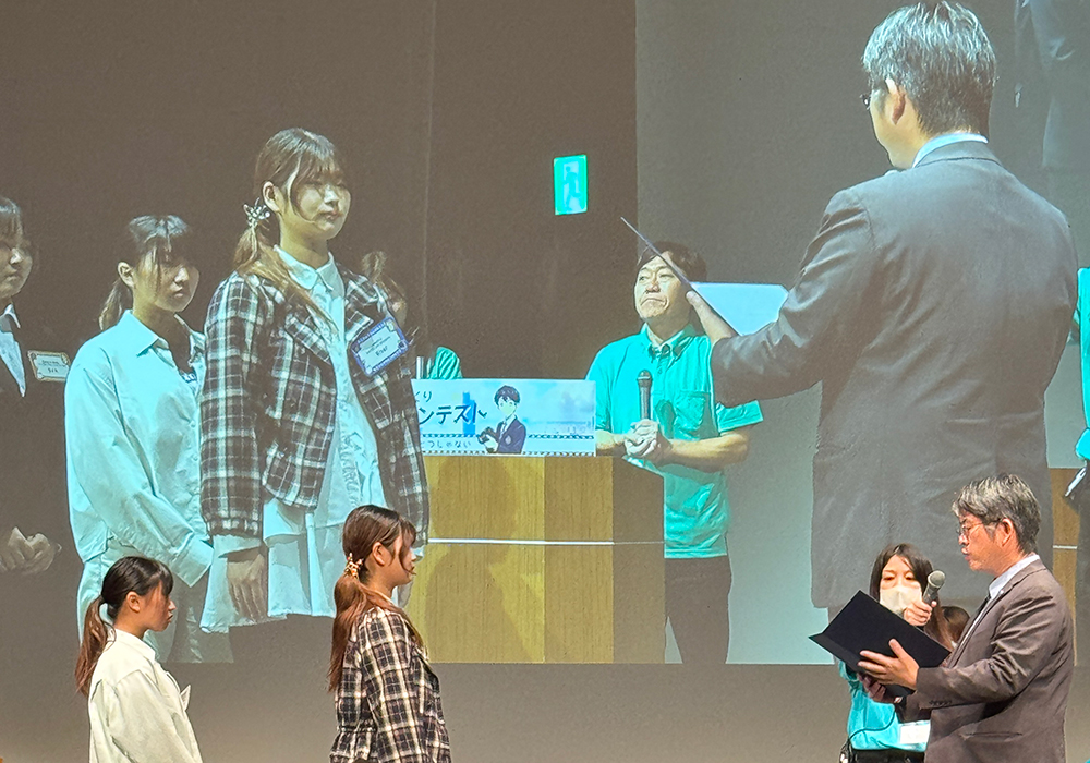 「福祉のまちづくり動画コンテスト」で教育賞受賞の造形短期大学部の学生
