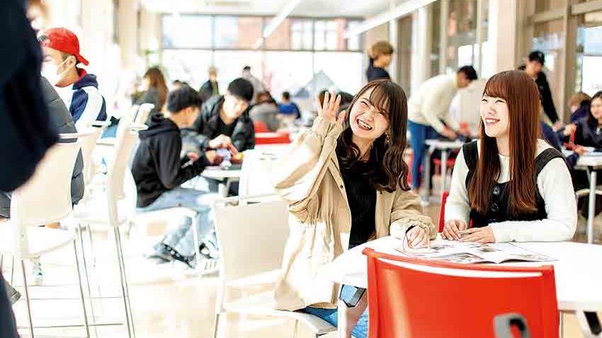 オアシス カフェテリアの店内